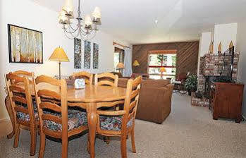 Aspen Creek By 101 Great Escapes *