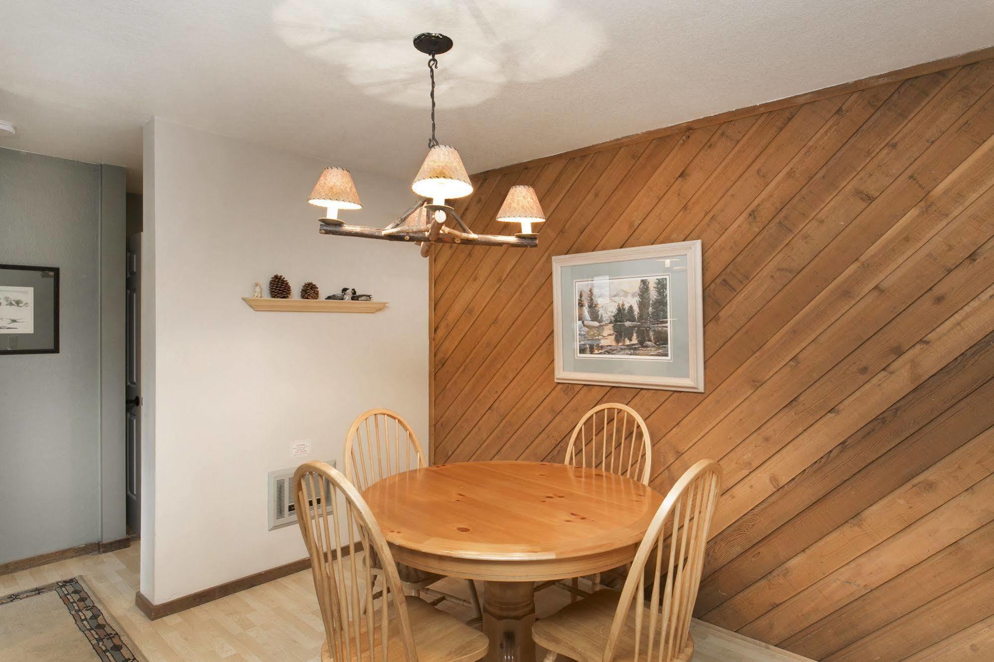 Aspen Creek By 101 Great Escapes *
