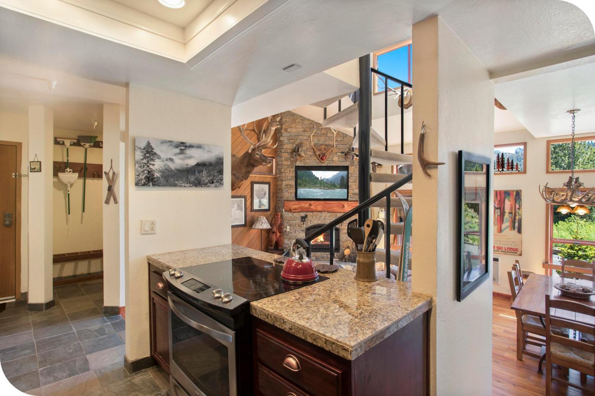 Aspen Creek By 101 Great Escapes *